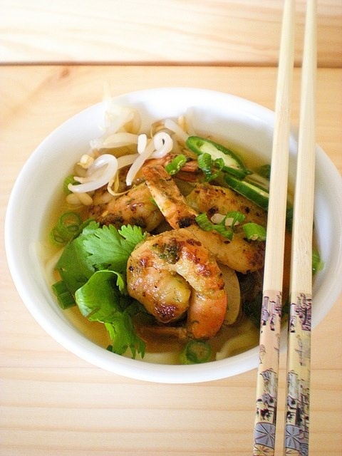 Pho sriuba su krevetėmis - vietnamietiška sriuba fo pho