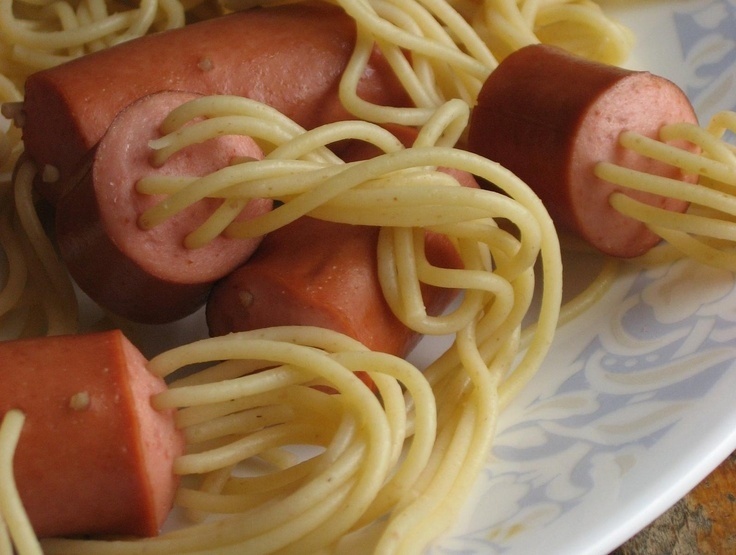 Spaghetti su dešrelėmis