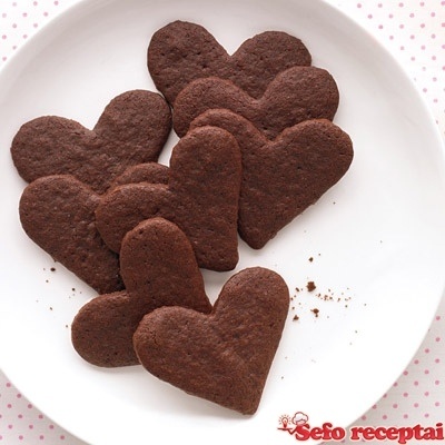 Šokoladiniai širdies formos sausainiai